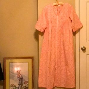 Vintage Miss Elaine Robe Sz L